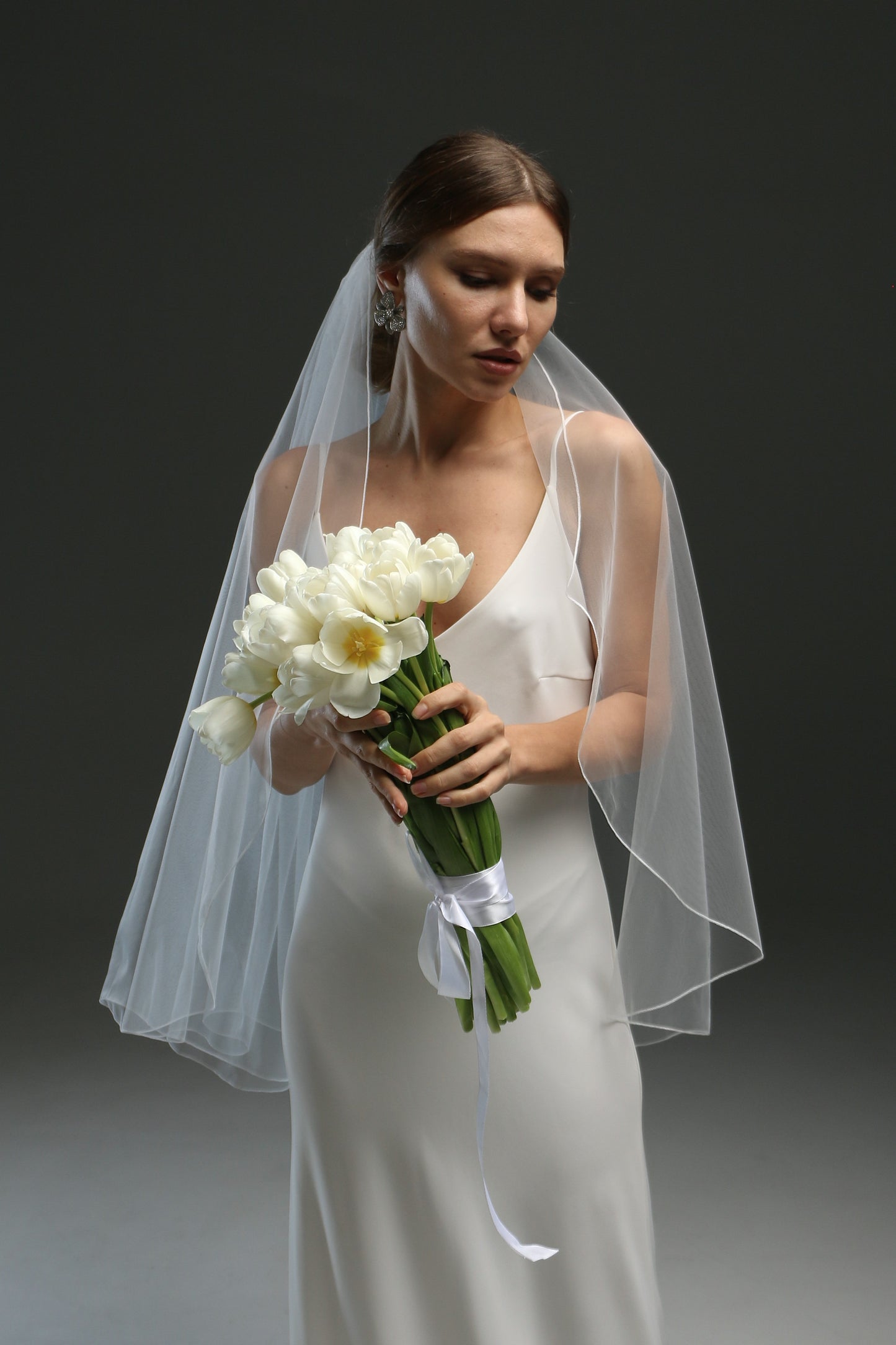 Simple 1-Tier Fingertip Wedding Veil with Pencil Edge