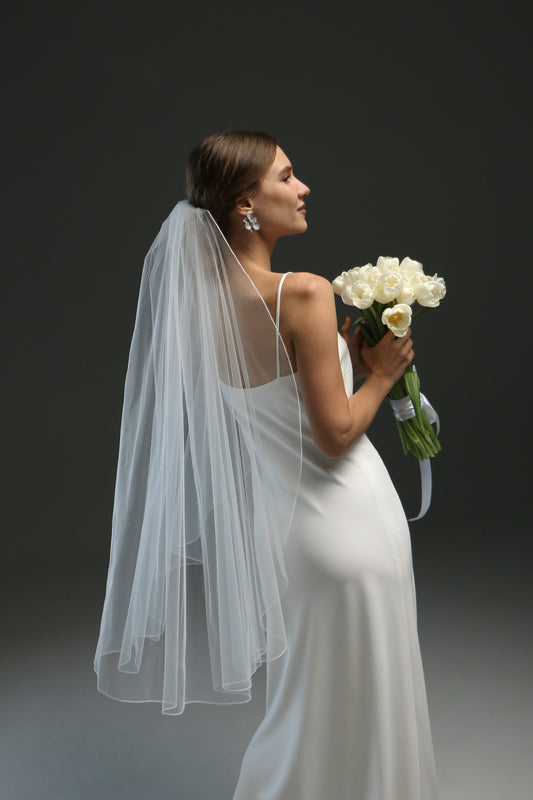 Simple 1-Tier Fingertip Wedding Veil with Pencil Edge