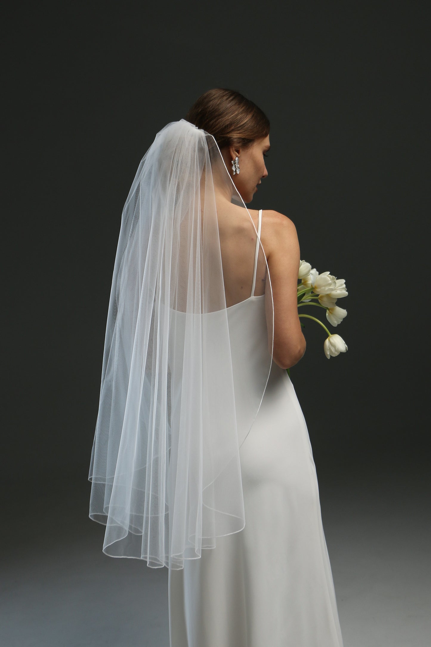 Simple 1-Tier Fingertip Wedding Veil with Pencil Edge