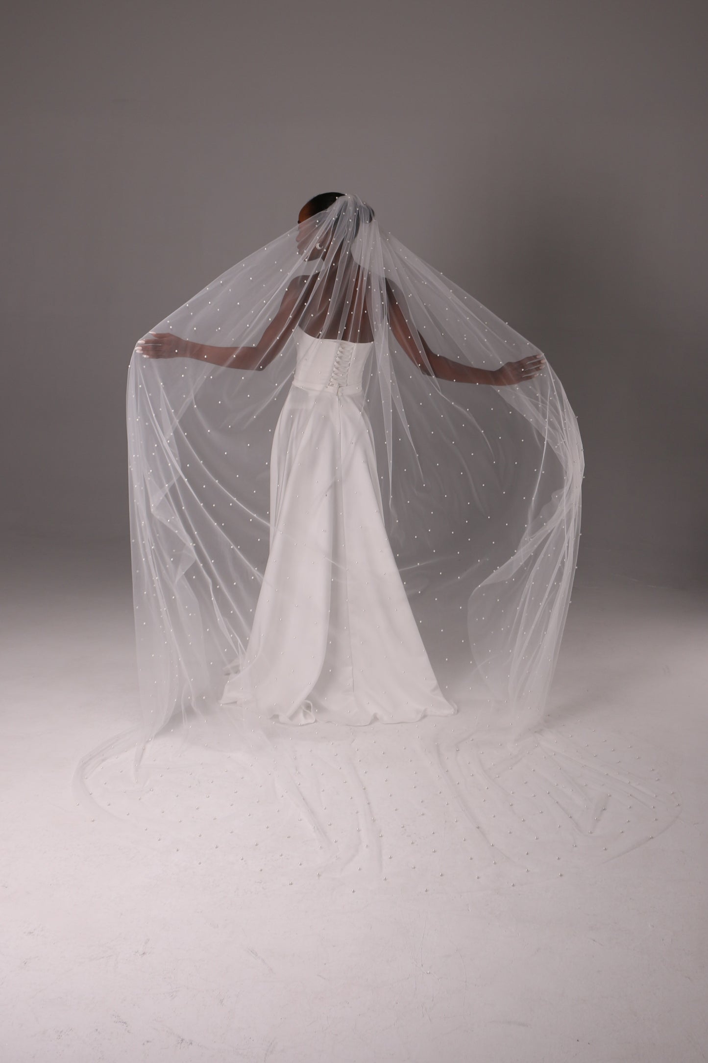 Simple Pearl Bridal Veil – One Tier