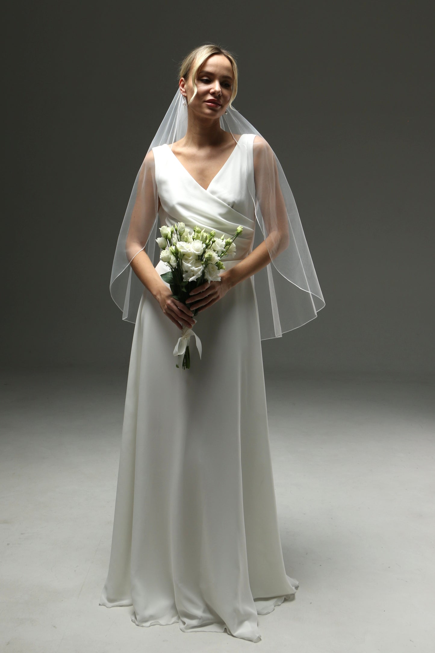 Single Layer Wedding Veil with Pencil Edge