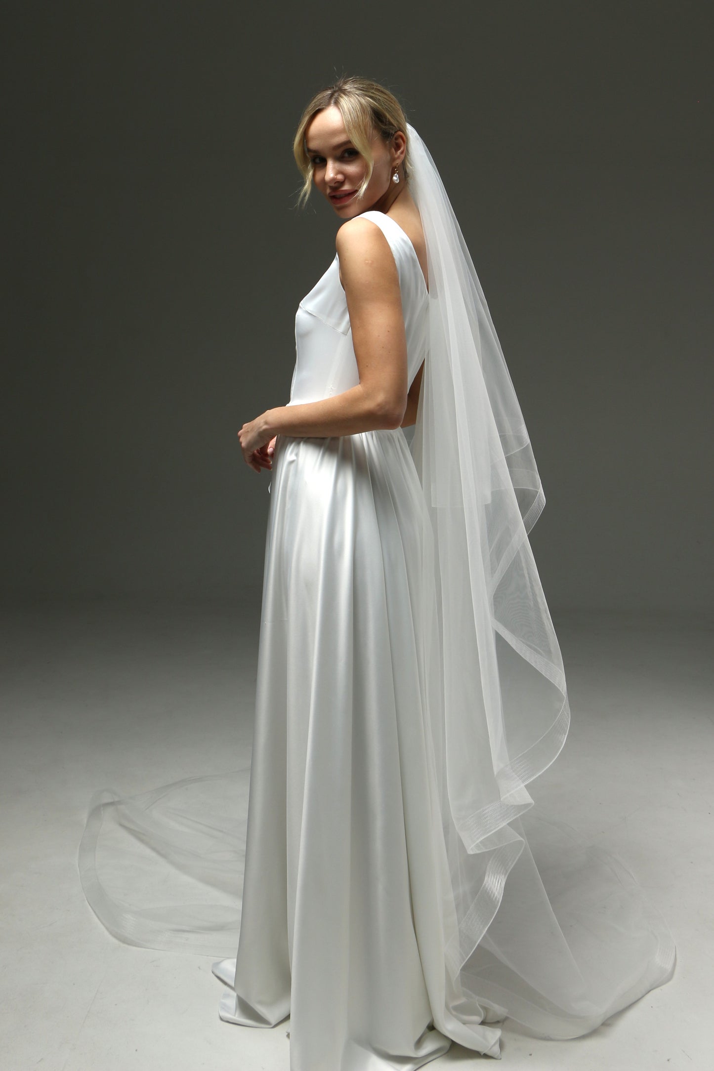 Romantic Bridal Veil with Horsehair Edge, Two Layers