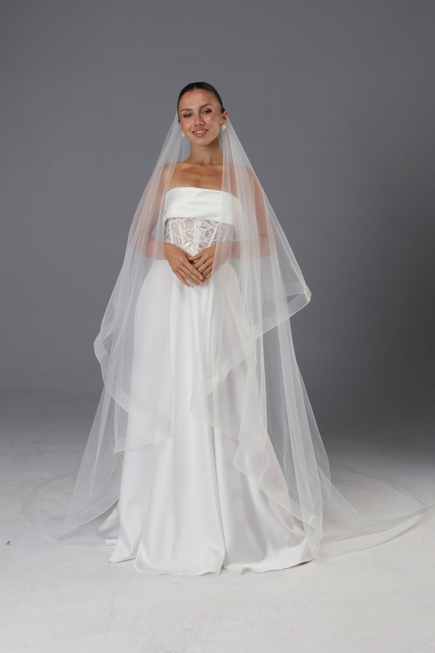 Two Tier Ivory Bridal Veil: Horsehair Edge, Italian Tulle - M1086