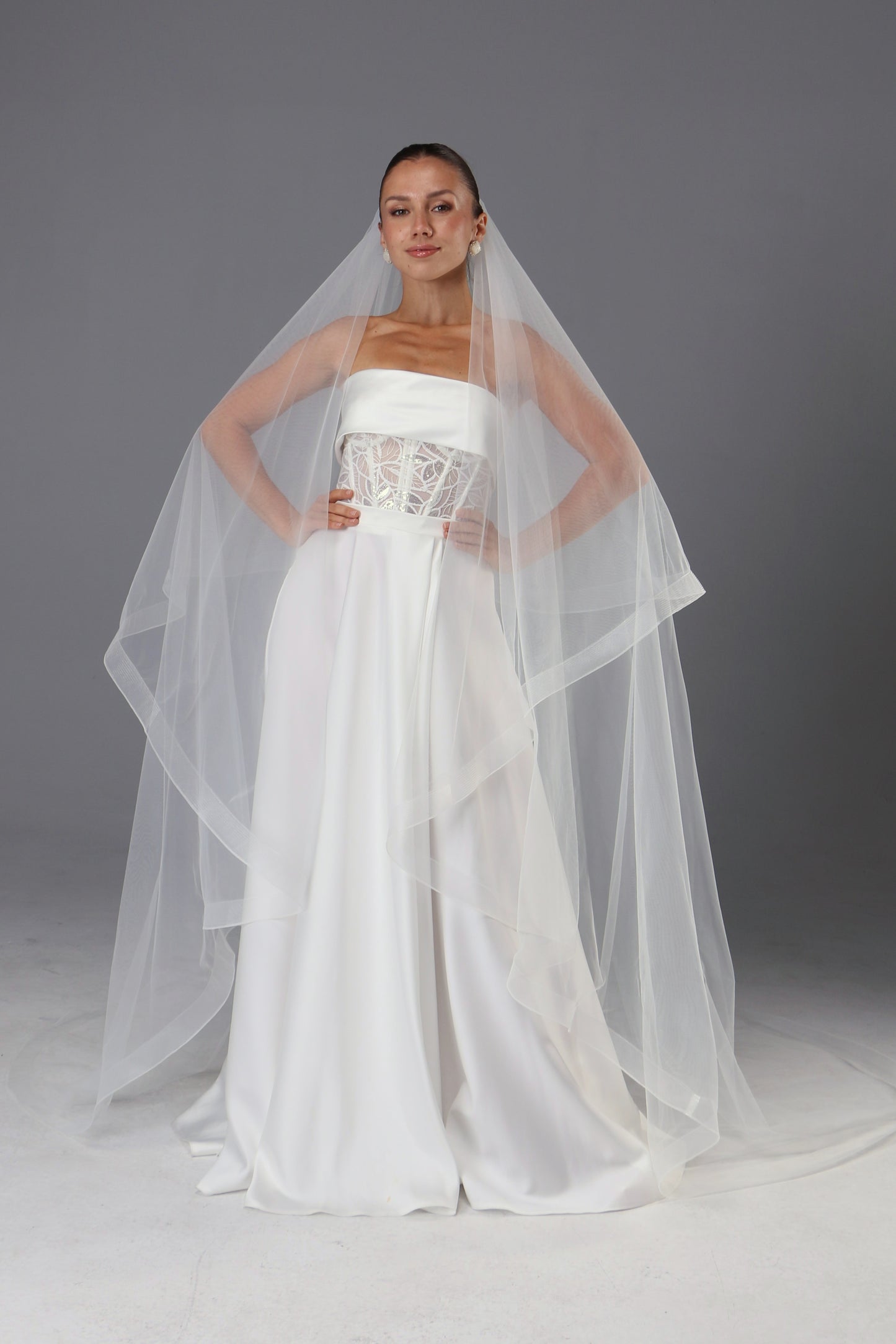 Two Tier Ivory Bridal Veil: Horsehair Edge, Italian Tulle - M1086