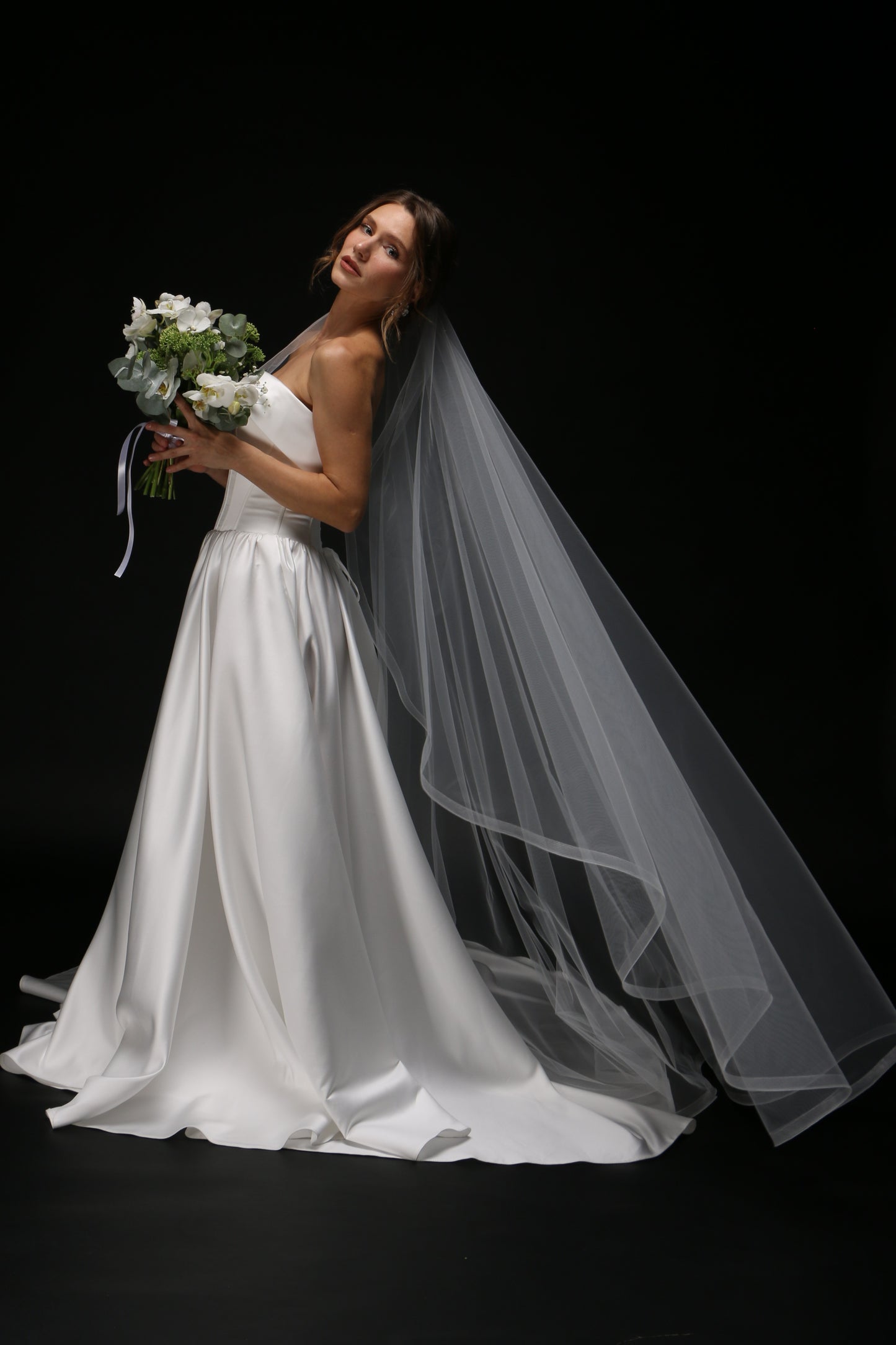 Cascade One Tier Bridal Veil with Horsehair Trim – Classic & Elegant Wedding Veil