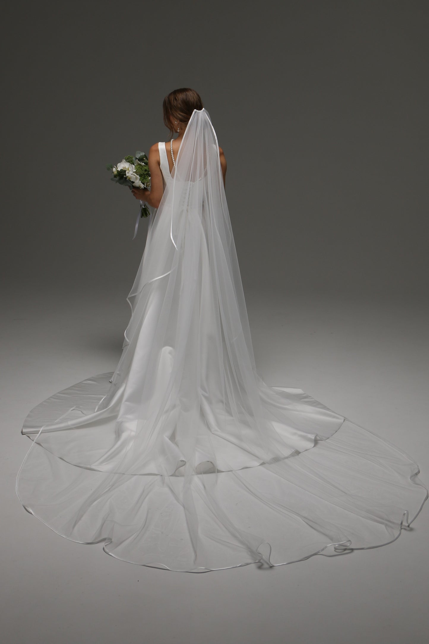 Cascading One Tier Satin Ribbon Wedding Veil, Simple Elegant Bridal Veil with Satin Edge, Knee Length or Short Veil for Bride