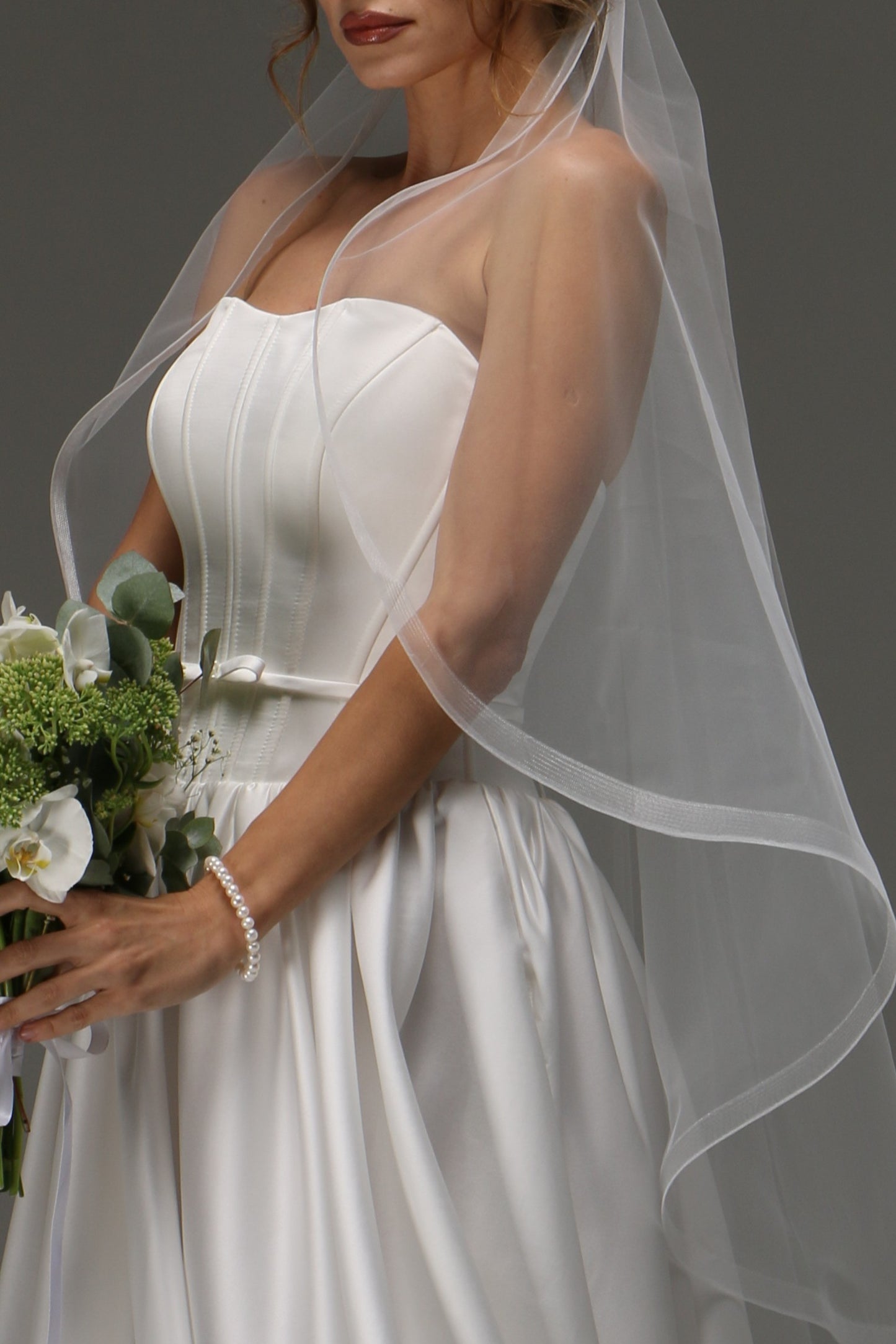 One-tier Cascade Wedding Veil with Horsehair Trim — Elegant Long Bridal Veil