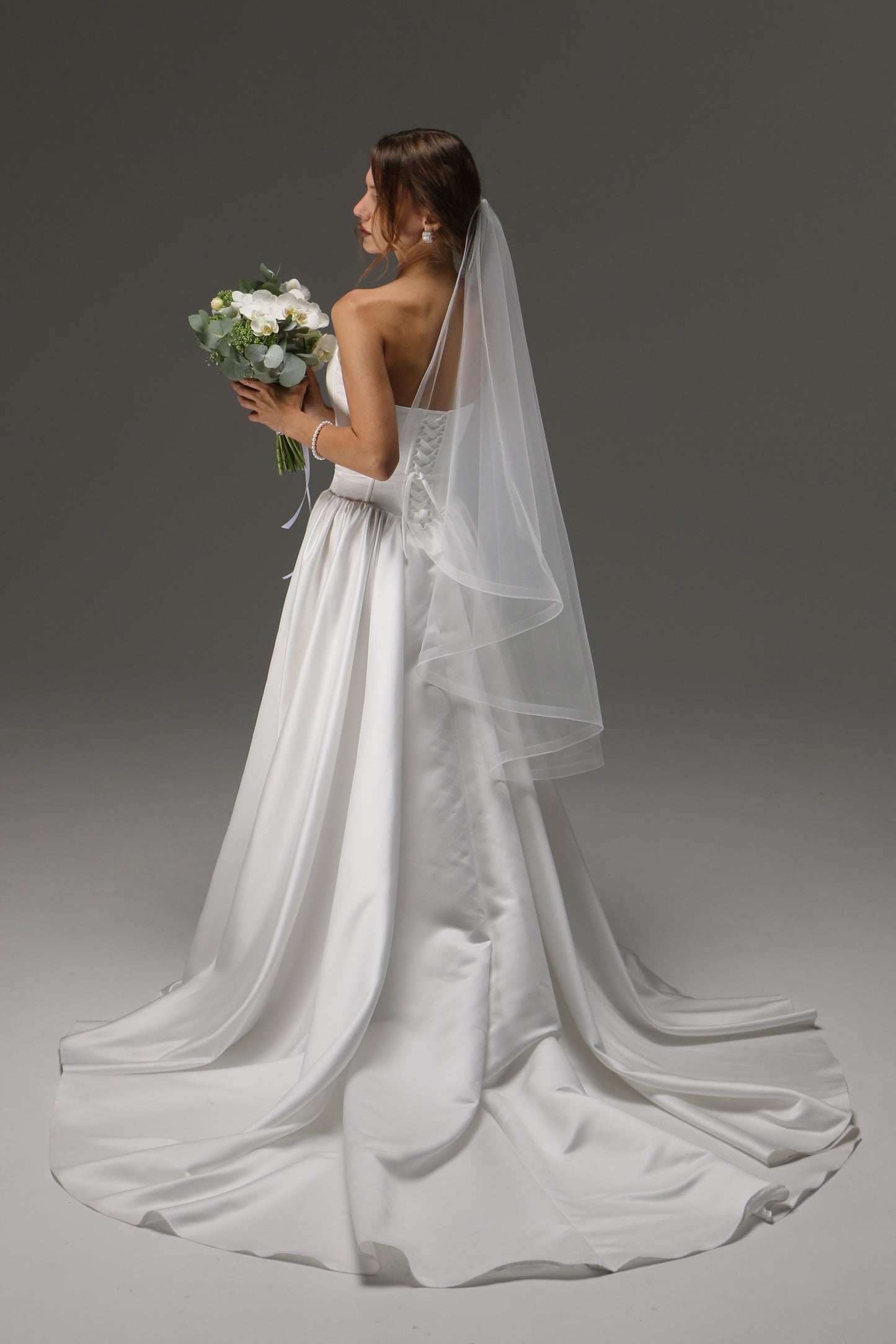 One-tier Cascade Wedding Veil with Horsehair Trim — Elegant Long Bridal Veil