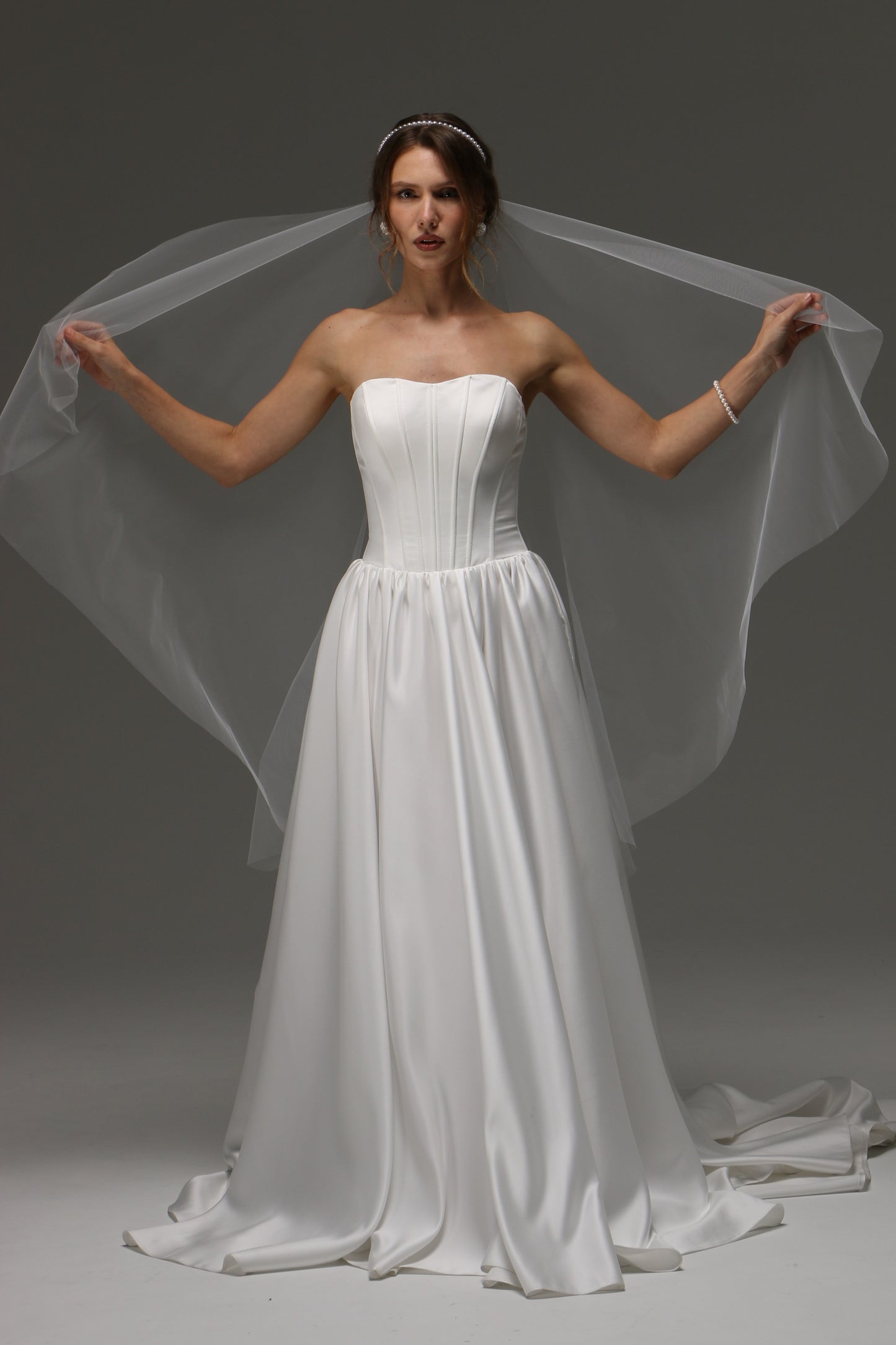 One Tier Cascade Veil with Raw Edge | Soft Ivory Cathedral Wedding Veil | Classic Soft Bridal Veil