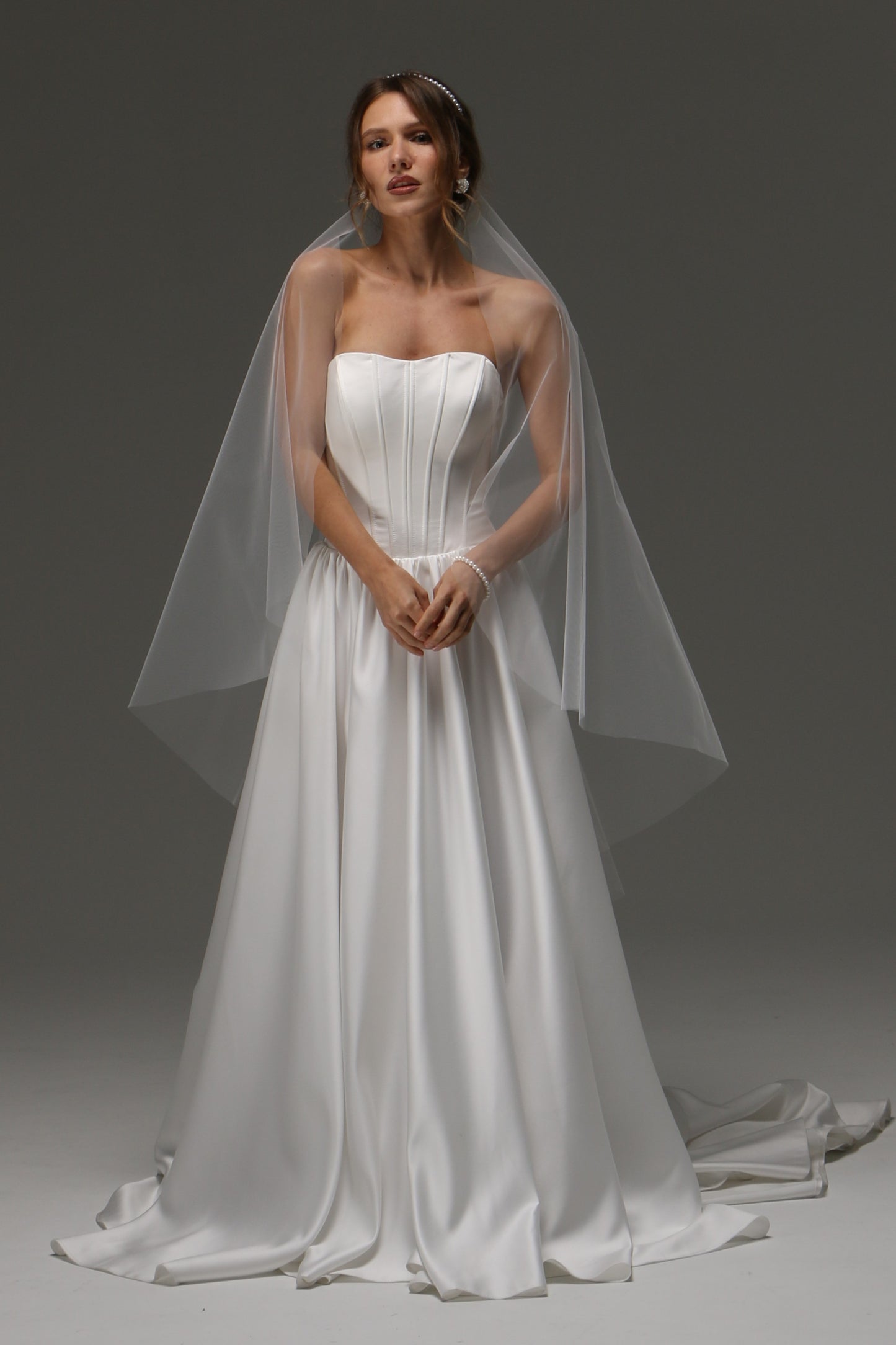 One Tier Cascade Veil with Raw Edge | Soft Ivory Cathedral Wedding Veil | Classic Soft Bridal Veil