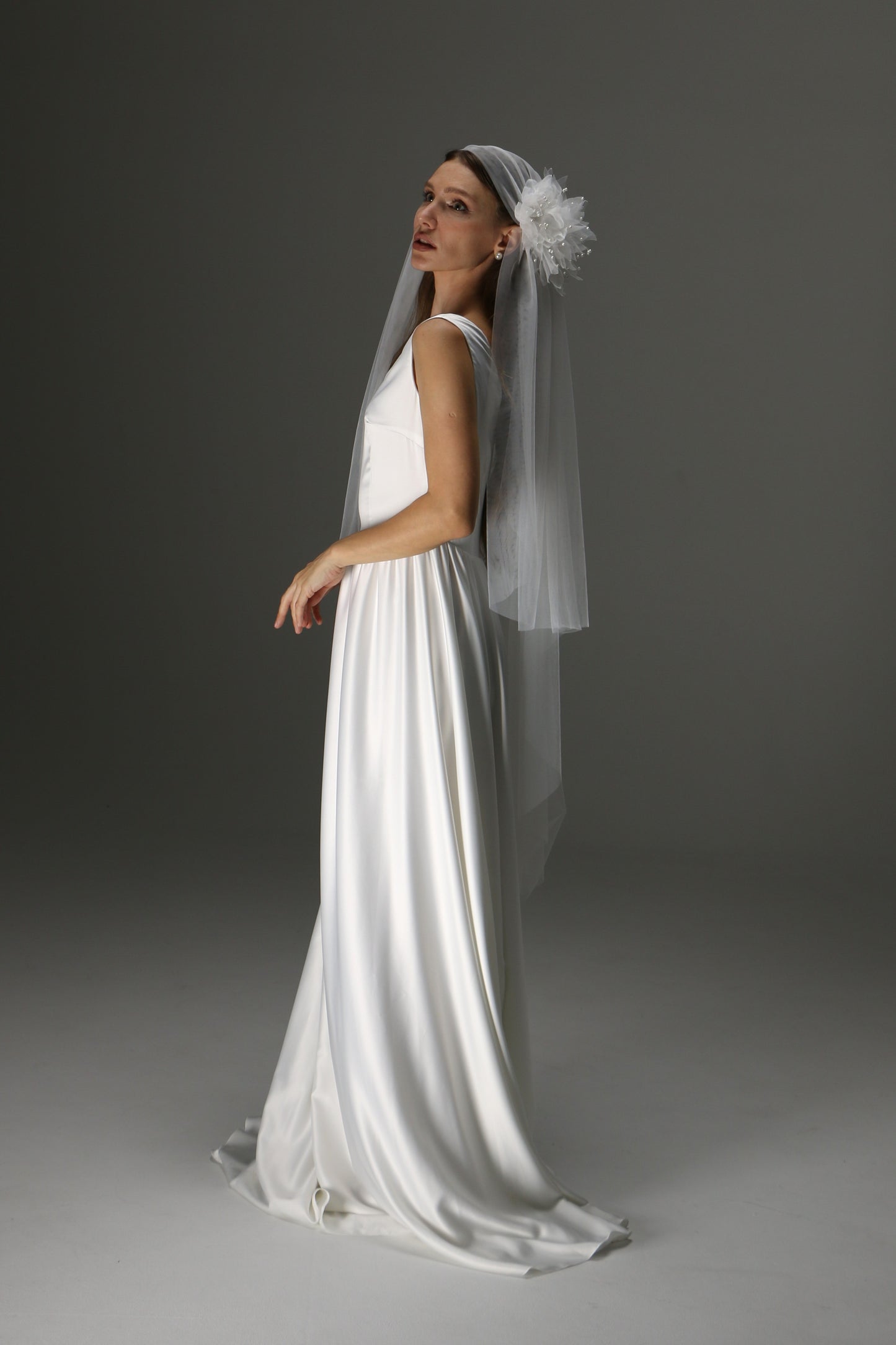 Romantic Juliet Cap Veil with Flower – One Layer Boho Soft Tulle Wedding Veil - M1005