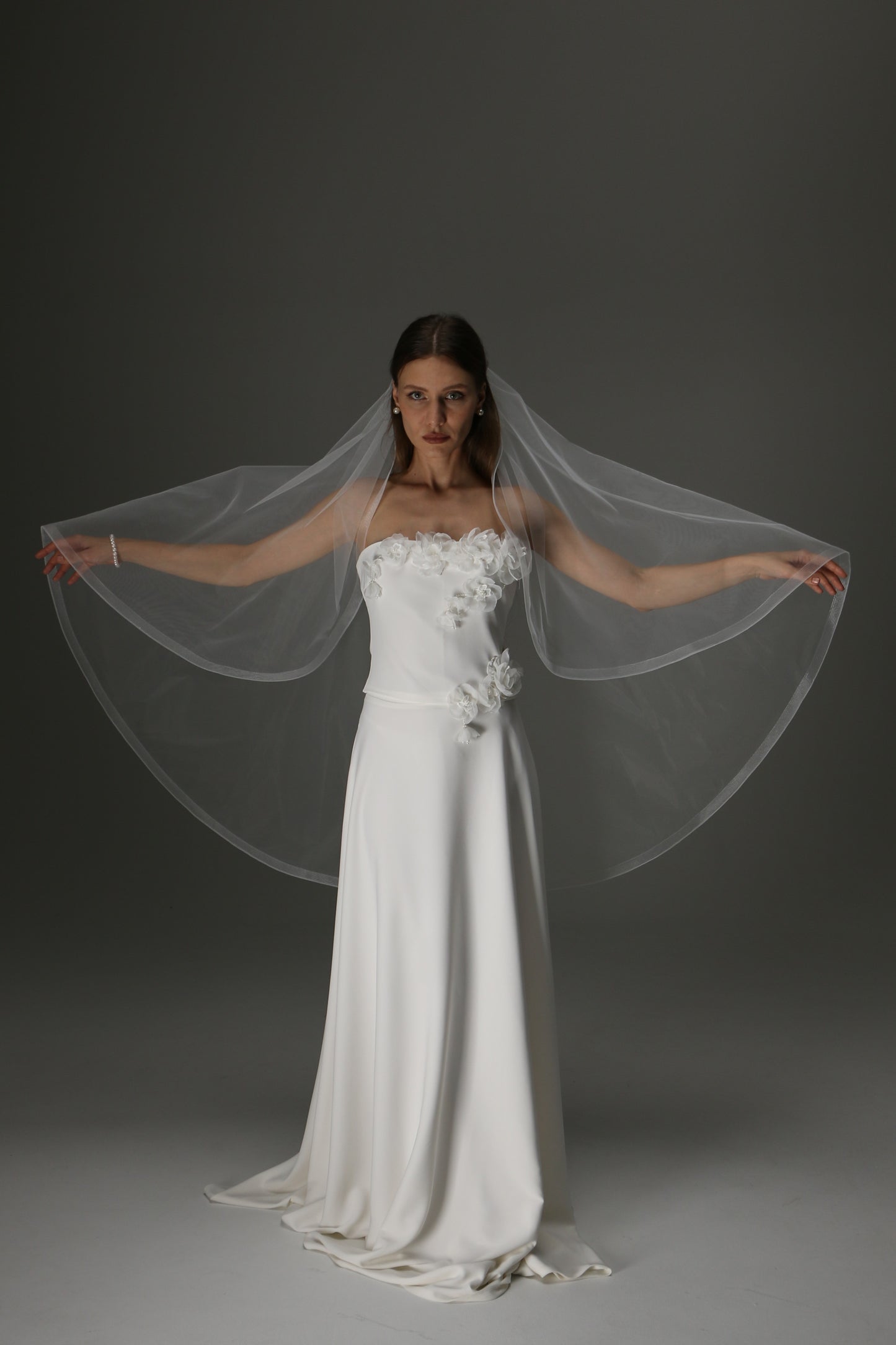 One Tier Cascade Bridal Veil with Horsehair Trim | Soft Tulle Wedding Veil - M1003
