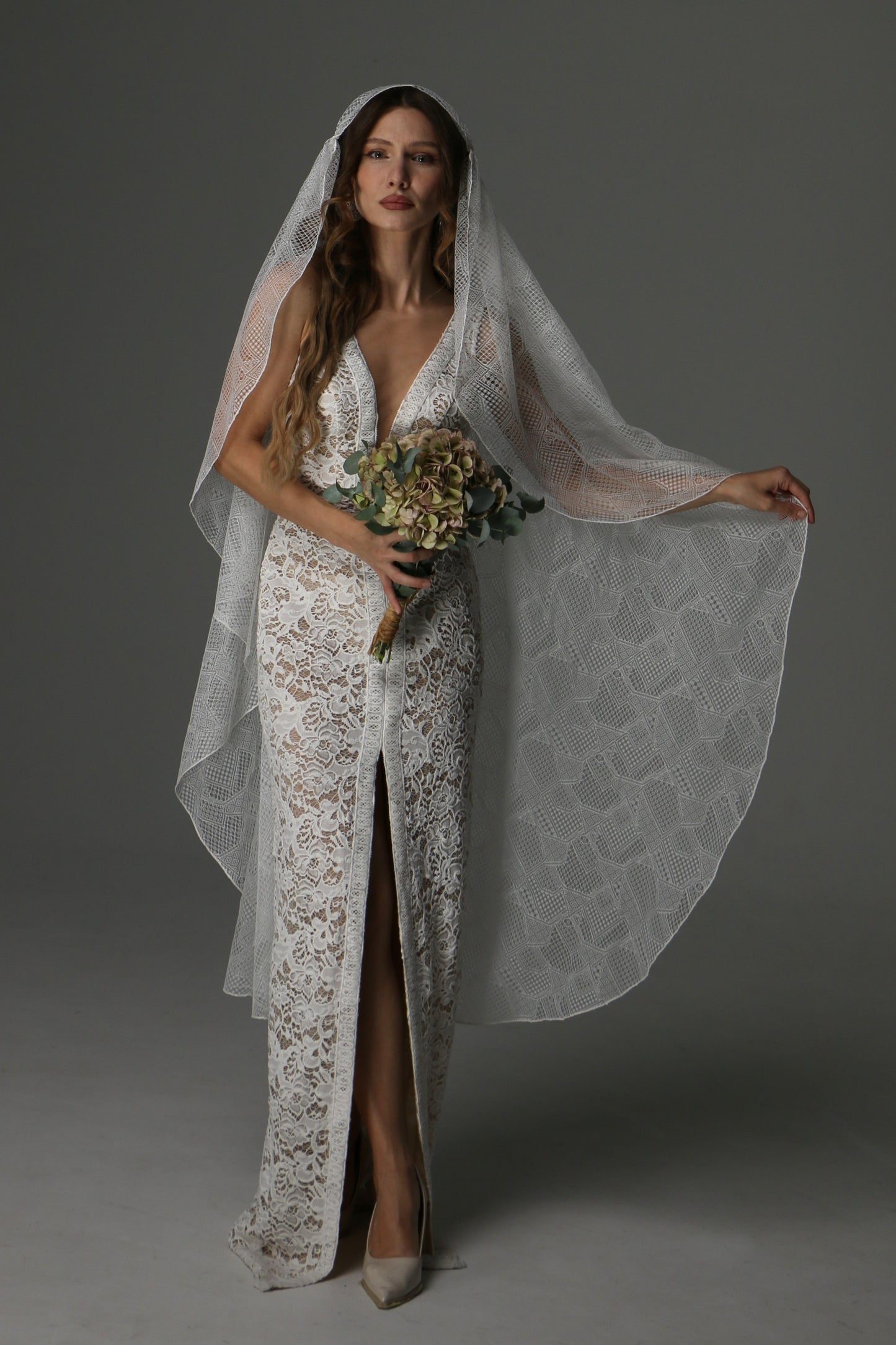 Romantic Boho Chantilly Lace Veil – One Tier Juliet Cap Style - M1071