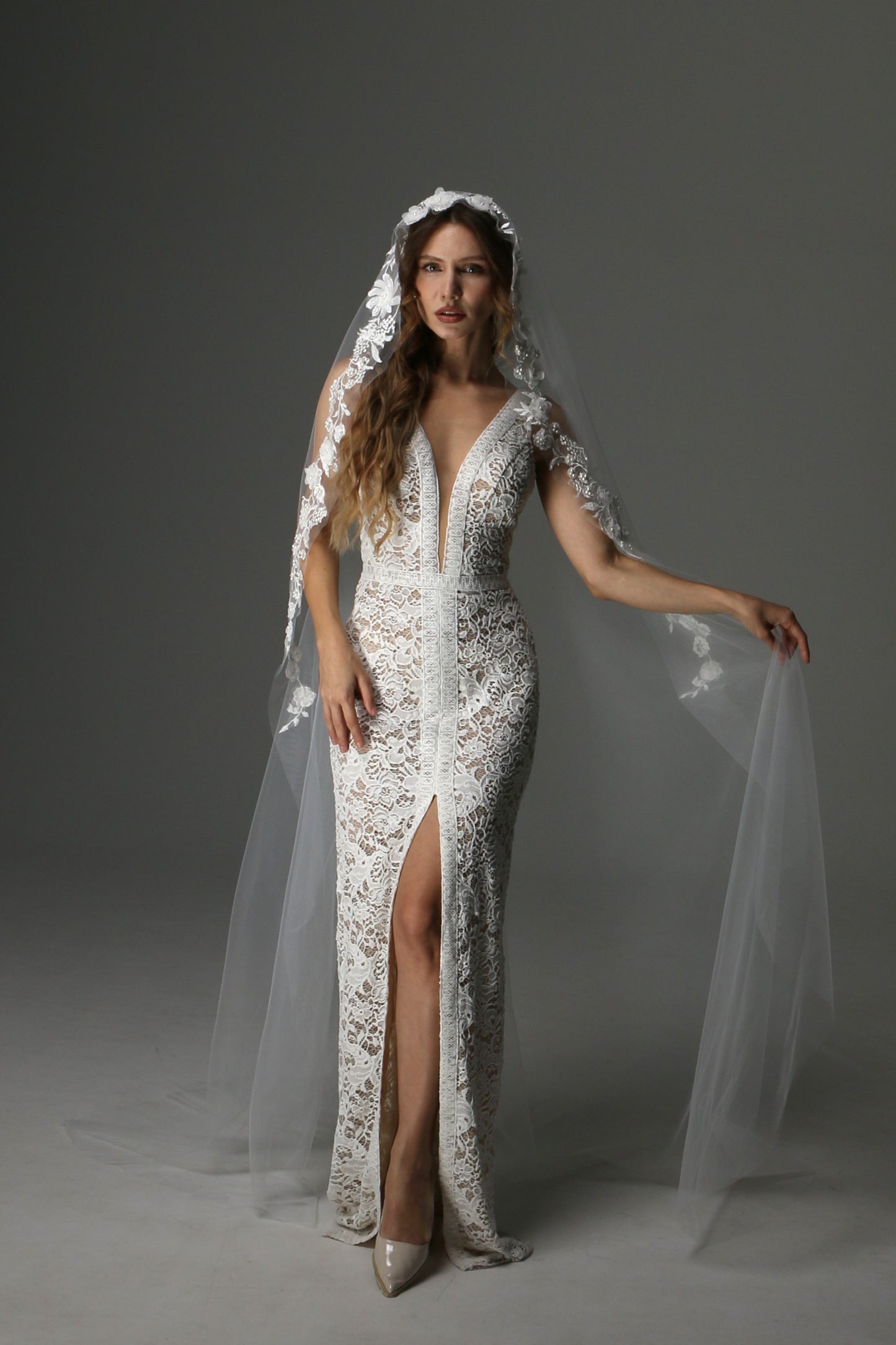 Modern Lace Appliqué Mantilla Veil – One Layer Boho Bridal Veil - M1073