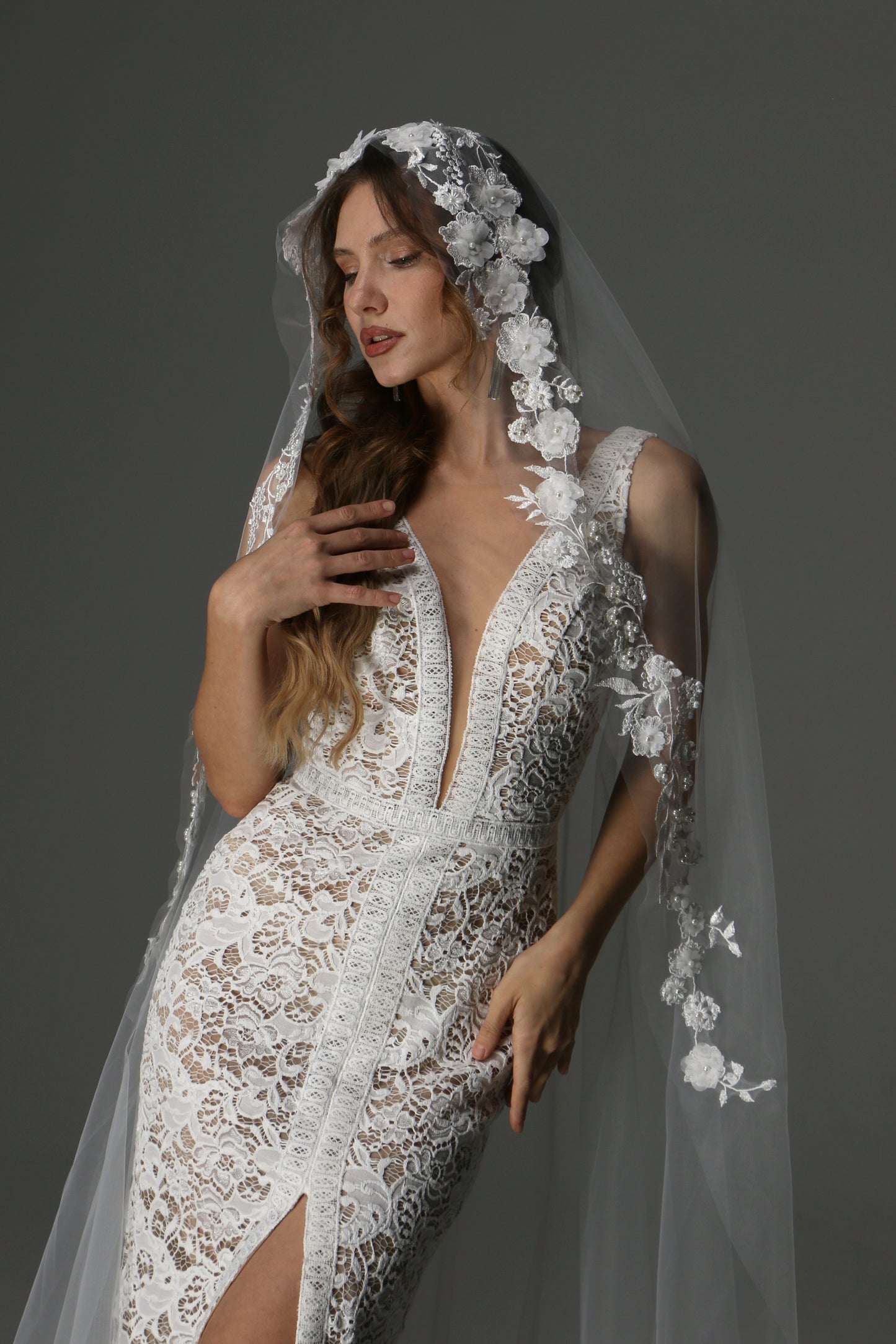 Modern Lace Appliqué Mantilla Veil – One Layer Boho Bridal Veil - M1073