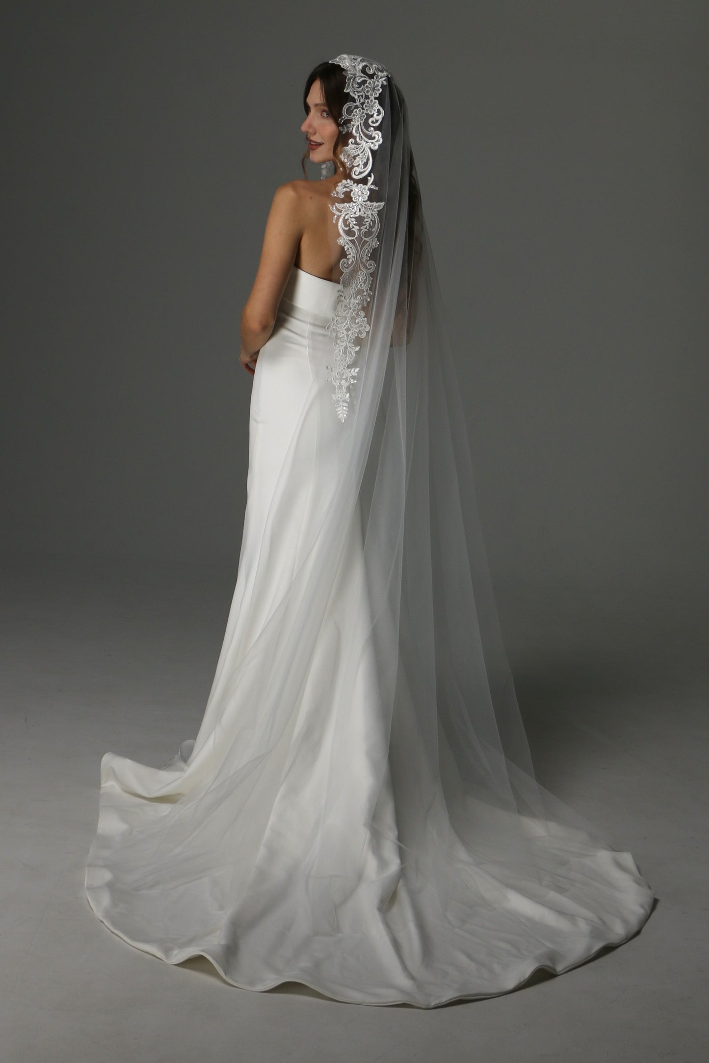 Modern Lace Appliqué Mantilla Veil – One Layer Boho Bridal Veil - M1083