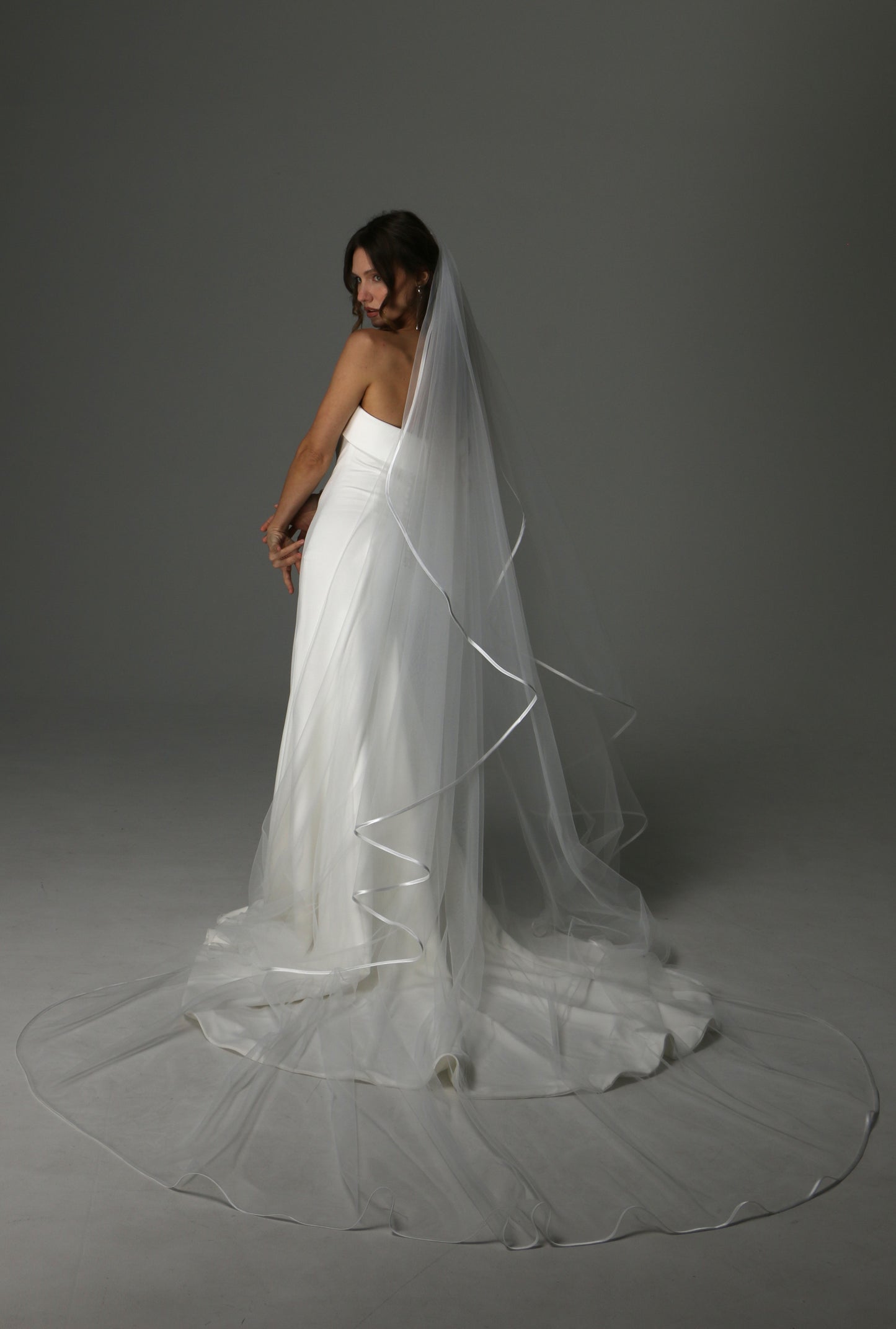 Minimalist Cascade Veil – Single Layer Cut Edge Bridal Veil - M1076