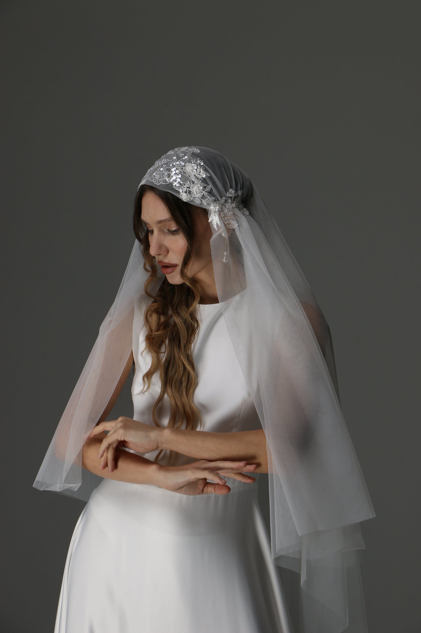 Romantic Two-Tier Juliet Cap Veil with Lace Details – Vintage-Inspired Bridal Veil - M1077