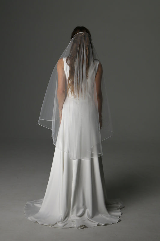 One Tier Cascade Bridal Veil with Pencil Edge | Simple Wedding Veil - M1078