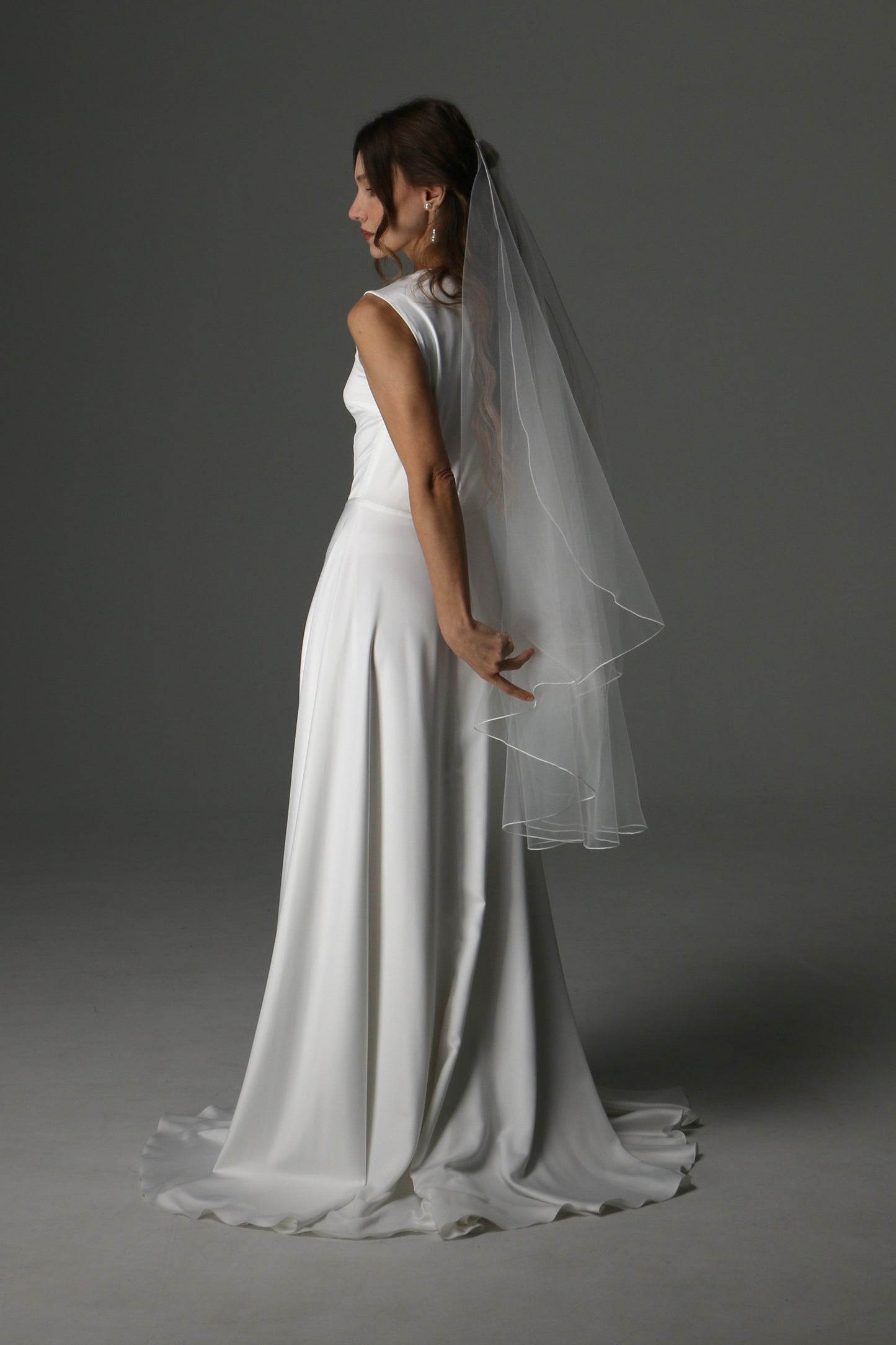 One Tier Cascade Bridal Veil with Pencil Edge | Simple Wedding Veil - M1078