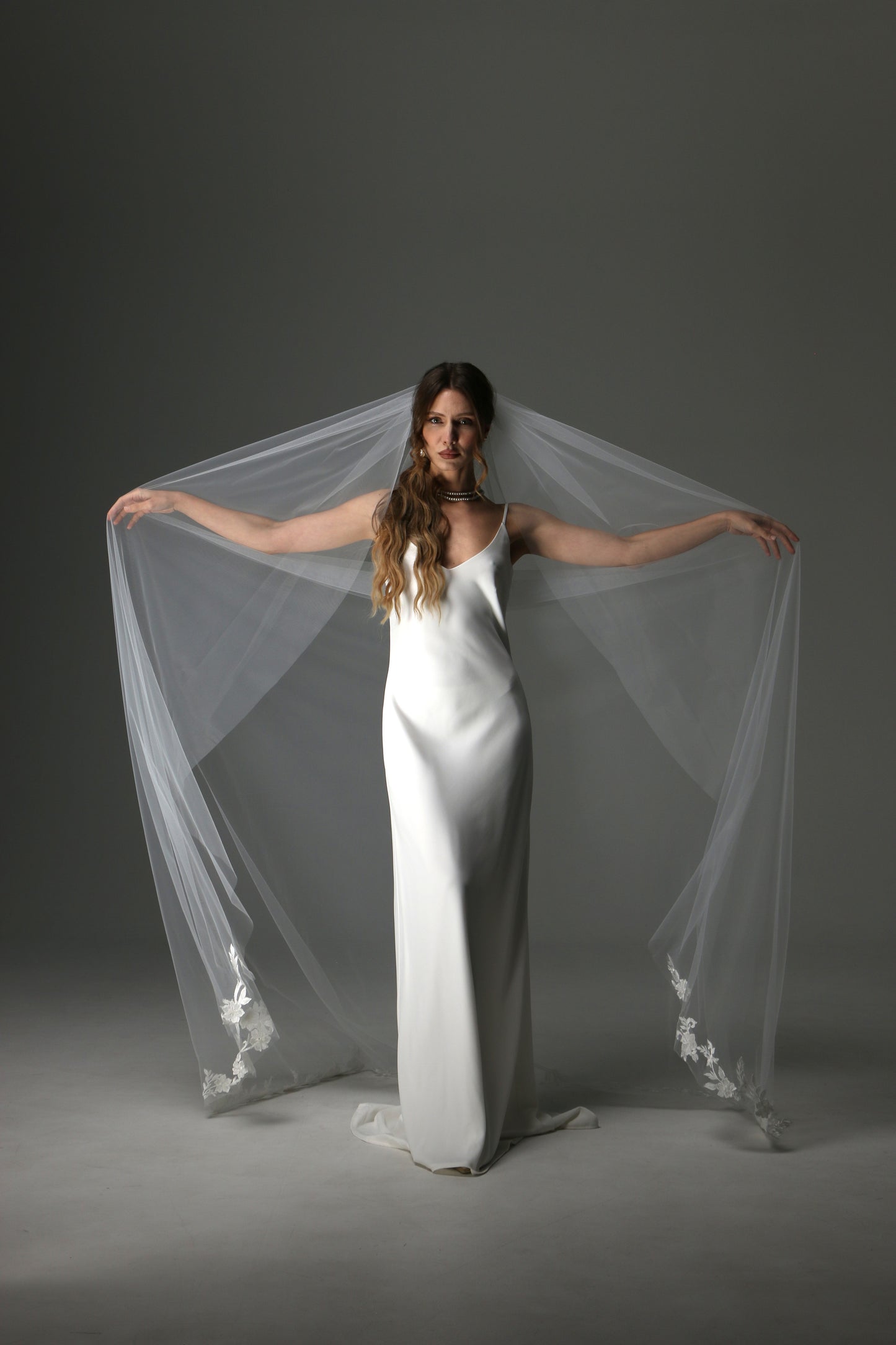 Single Tier Bridal Veil with Lace Appliqués | Romantic Wedding Veil - M1079