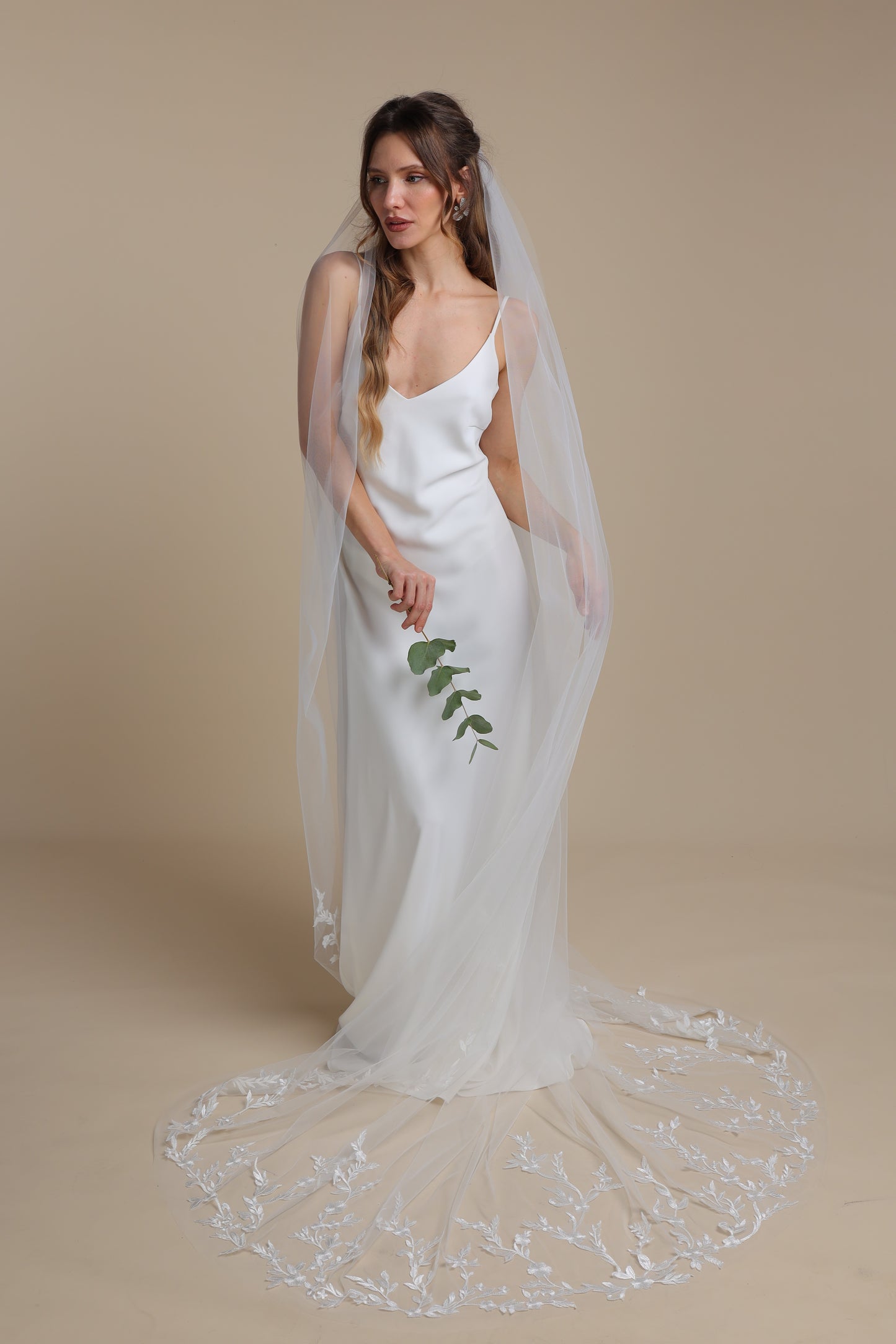 Floral Long One Tier Veil with Wide Horsehair Edge — Cathedral Bridal Veil with Lace Appliques,M1096